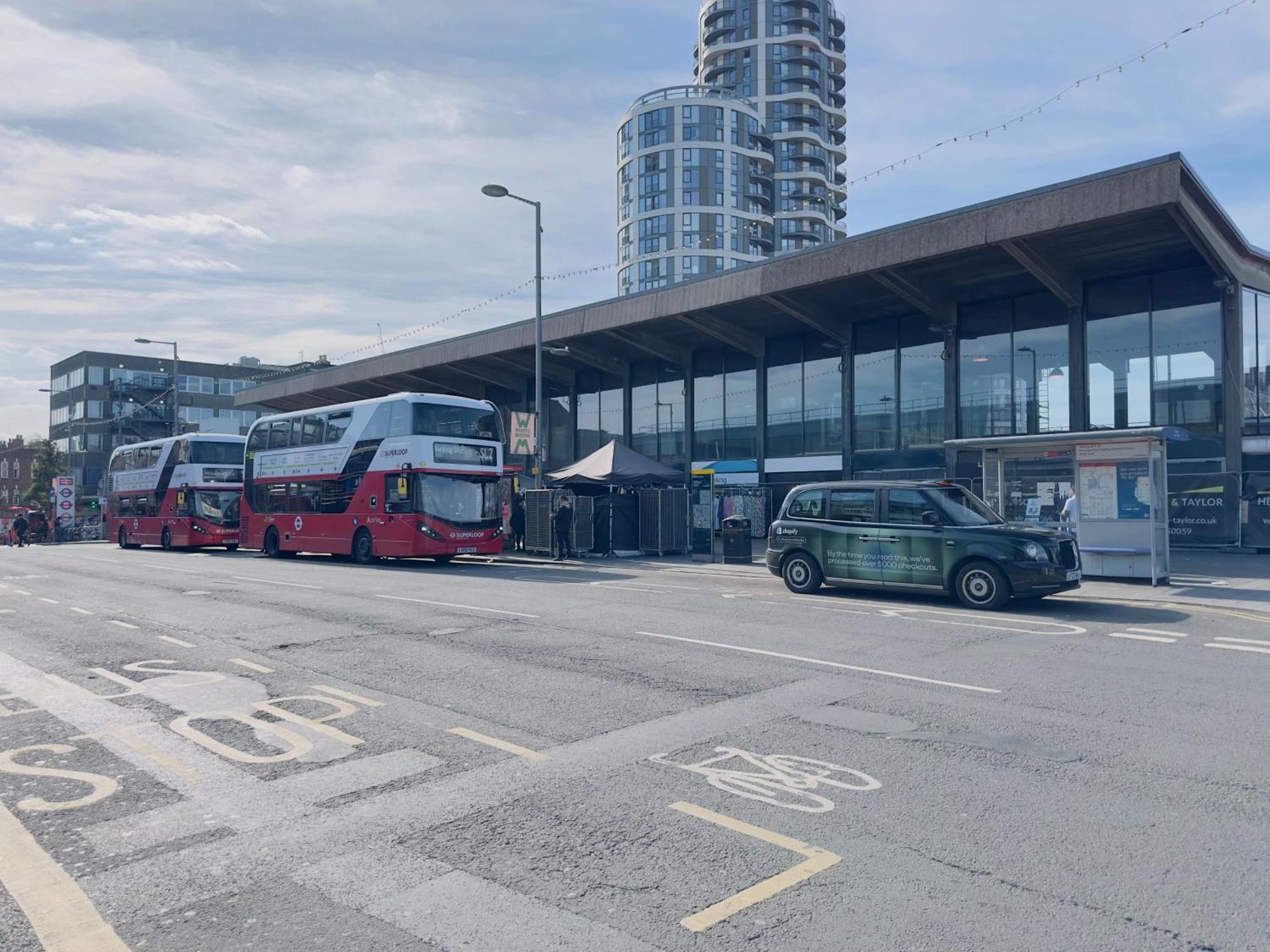 Sweet Home In Heart Of Barking 巴尔金 外观 照片